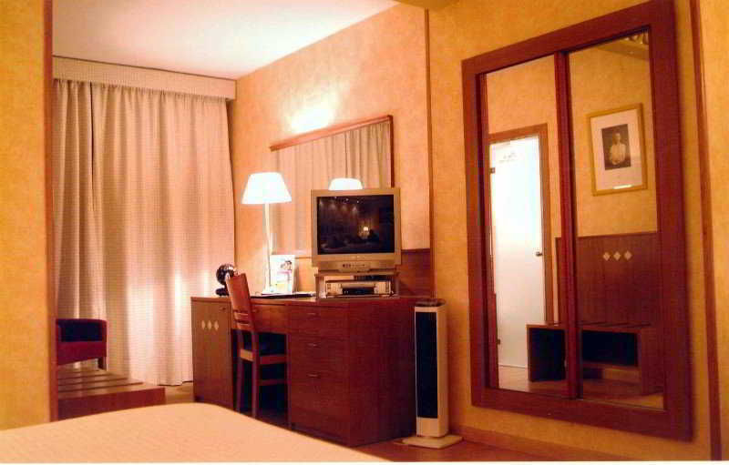 Sercotel Hotel President Figueres  Zewnętrze zdjęcie